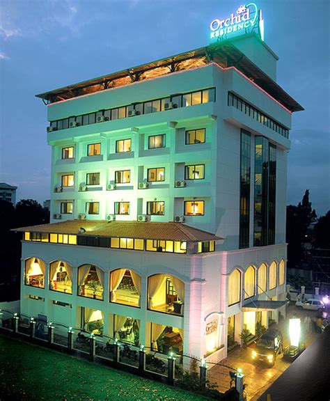 5 star hotels in kottayam.